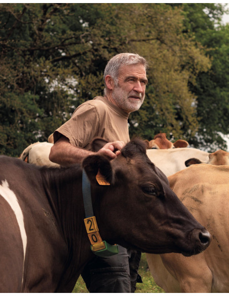 ARTESANOS
DEL QUESO
23 queserías para recorrer la riqueza y diversidad del queso en España